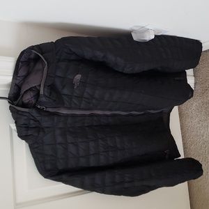 North face thermoball coat